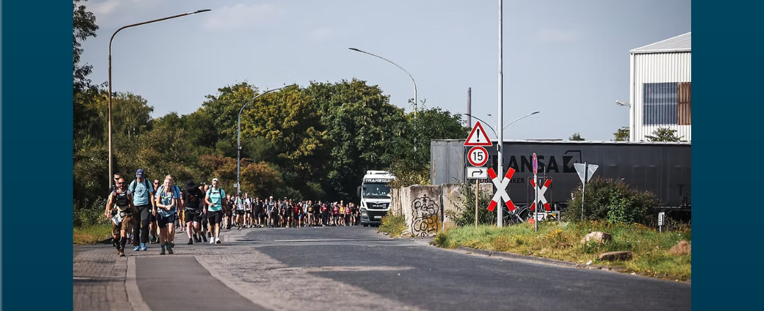 100 Kilometer, 24 Stunden, zwei Kollegen und ein gemeinsames Ziel 1 Megamarsch Köln